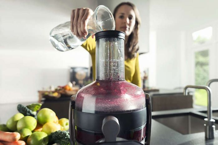 Соковыжималка Philips Avance Collection центробежная 1000Вт, чаша-1л, жмых-2.1л, желоб на целое яблоко, пластик, черный