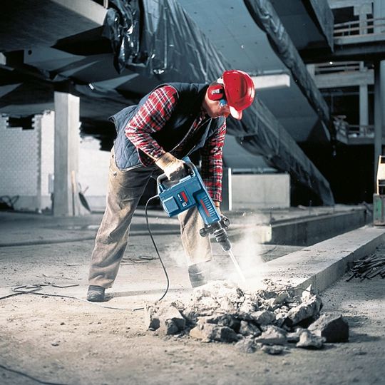 Молоток відбійний Bosch Professional GSH 11E 1500Вт 16.8Дж 900-890уд/хв 10.1кг