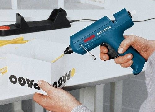 Пистолет клеевой Bosch GKP 200 CE, 500Вт, стержни 11мм, подача 30г/мин, 0.4кг