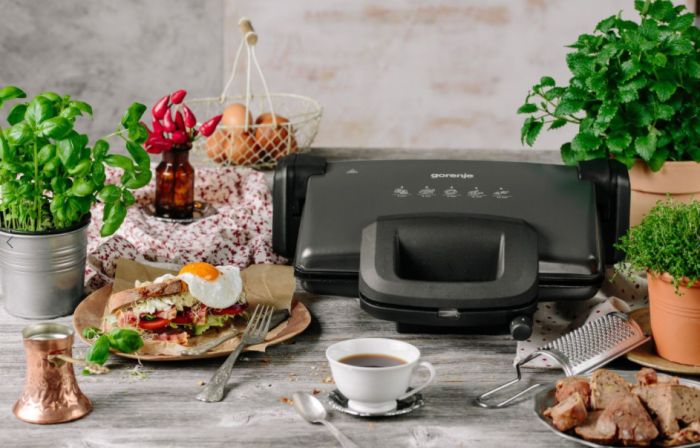Гриль Gorenje прижимний 1800Вт, темп. режимів-4, з`ємні пластини, розкриття на 180°, метал, графіт