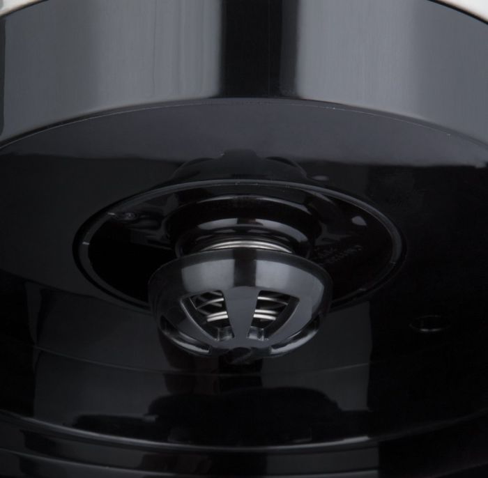 Кавоварка Russell Hobbs крапельна Adventure, 1.25л, мелена, чорно-сріблястий