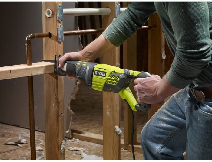 Пила сабельная Ryobi RRS1200-K 1200Вт пропил 200мм ход 30мм 5.25кг