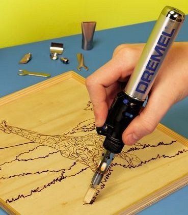 Паяльник газовый Dremel Versatip 2000-6 VersaTip 1200°C, топливо 17мл, пьезо 6 насадок 0.95кг