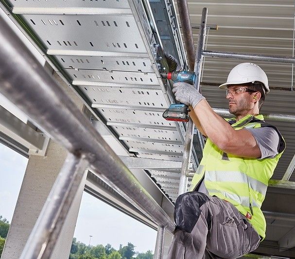 Гайковерт ударний акумуляторний Bosch Professional GDX 18V-200 З 18В АКБ 2х5А·год 3400об/хв 200Нм М6-М16 1.2кг