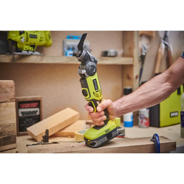 Многофункциональный инструмент аккумуляторный реноватор Ryobi ONE+ R18MT-0 18В 10000-20000об·мин угол колебаний 3.2° 1кг без АКБ и ЗУ