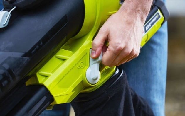 Повітродув-пилосос садовий акумуляторний Ryobi Max Power RBV36B 36В безщітковий 238км/год мішок 45л 4.4кг без АКБ та ЗП