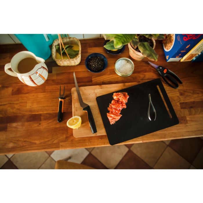 Кухонний ніж філейний Fiskars Functional Form, 21.6см, нержавіюча сталь, пластик, чорний