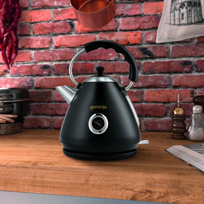 Електрочайник Gorenje 1.7л, пластик, чорний