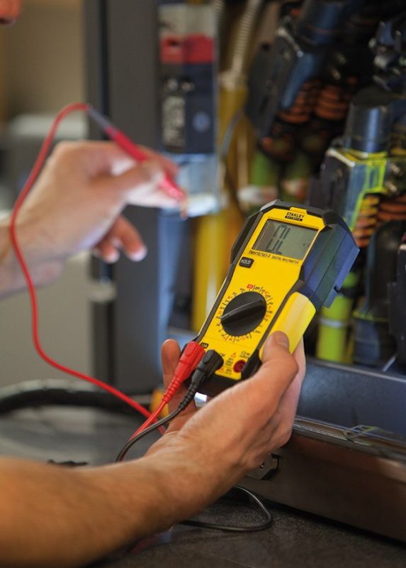 Мультиметр цифровий Stanley FatMax, 0-600В, широкий РК-дисплей