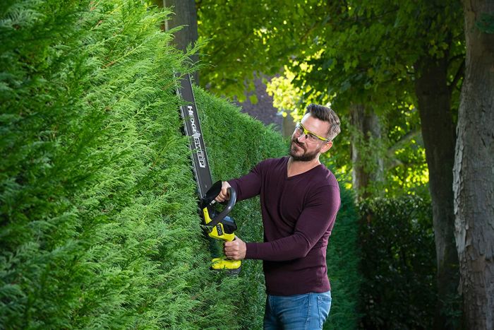 Кущоріз акумуляторний Ryobi ONE+ RY18HT55A-0 18В 55см крок різу 24мм 2.4кг без АКБ та ЗП