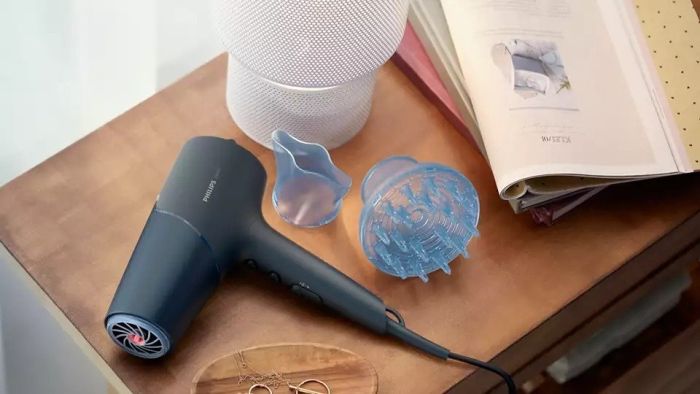 Фен Philips 5000 Series, 2300Вт, 3 режими, дифузор, іоніз-я, хол. обдув, темно-синій