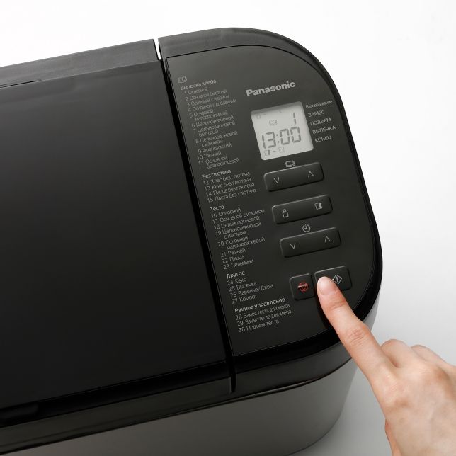 Хлебопечка Panasonic 550Вт, программ-30, макс.вес -1.25кг, форма-прямоугольник, металл, черный