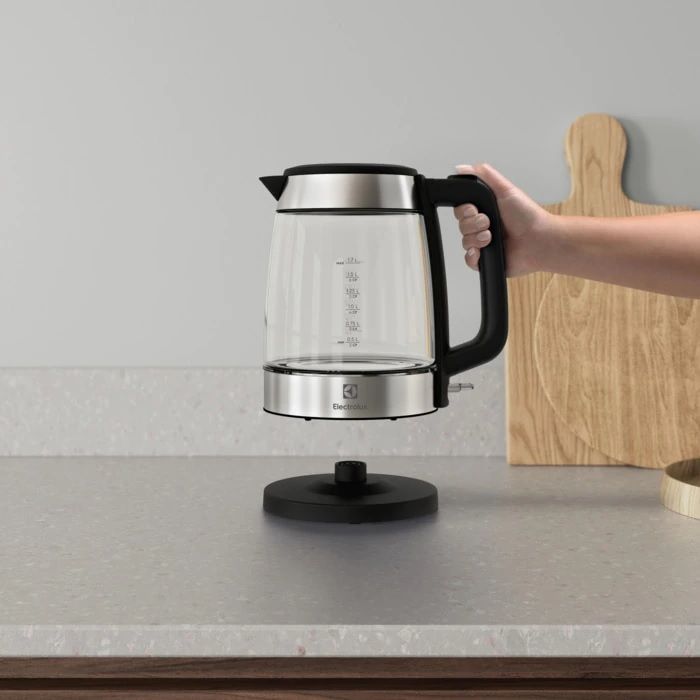 Электрочайник Electrolux 1.7л, Strix, стекло, серебристо-черный