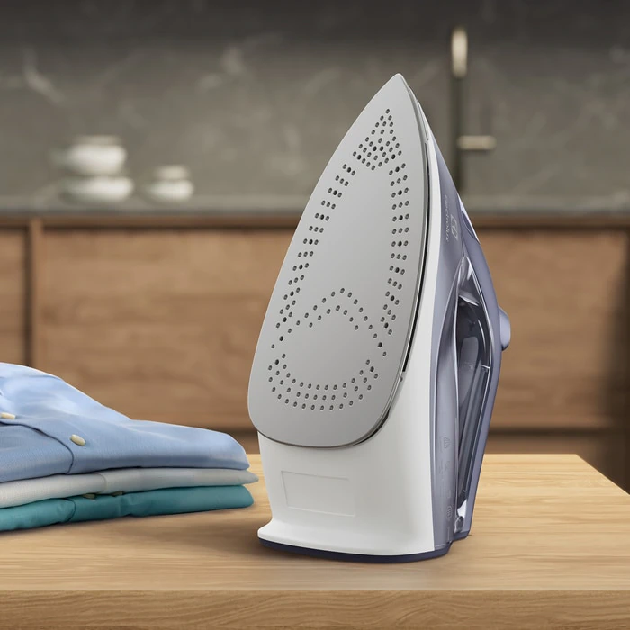 Утюг Electrolux, 2400Вт, 330мл, паровой удар 160гр, керам. подошва, серо-белый
