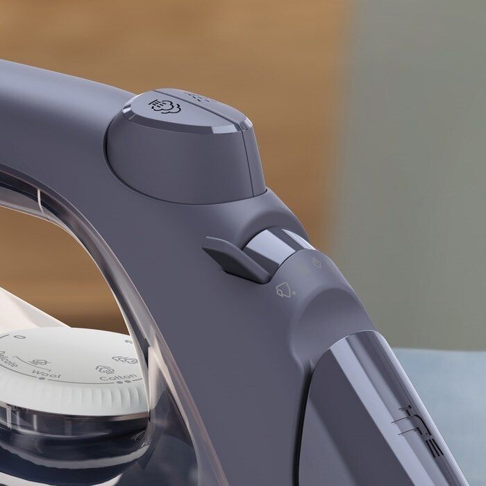 Утюг Electrolux, 2400Вт, 330мл, паровой удар 160гр, керам. подошва, серо-белый