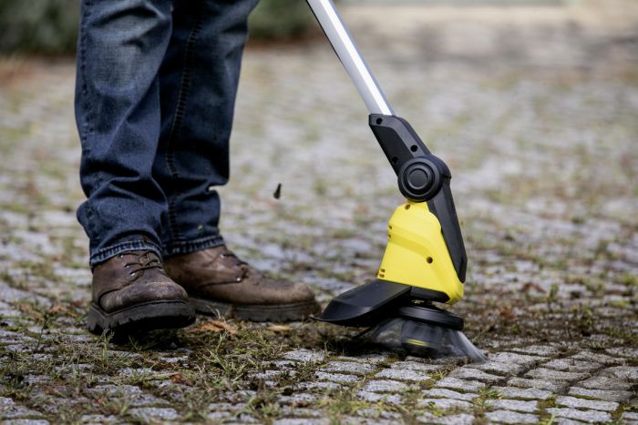 Тример садовий акумуляторний Karcher WRE 18-55 для видалення бур'янів 18В 2.85кг без АКБ та ЗП