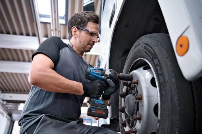 Гайковерт ударний Bosch Professional GDS 18V-1050 H 18В до 1750об/хв 1500/1700Нм без АКБ та ЗП