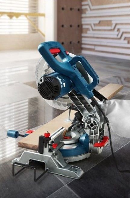 Пила торцювальна Bosch Professional GCM 216 1300Вт диск 216мм 10.1кг