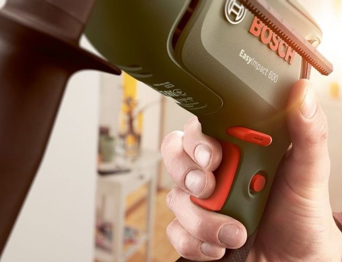 Дрель ударная Bosch EasyImpact 600, 600Вт, ШЗП 1-10мм, 3000об•мин, 1.7кг, кейс