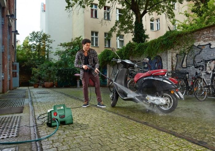 Минимойка высокого давления Bosch EasyAquatak 110, 1300Вт, 110бар, 330л/час, шланг 5м, 3.8кг