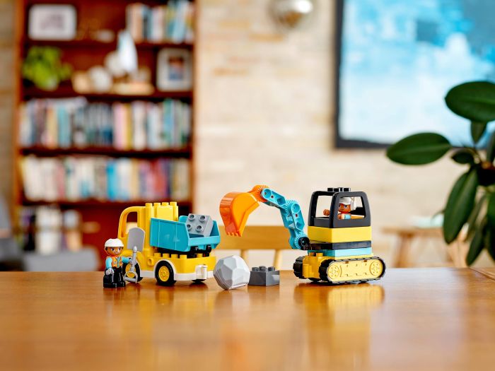 Конструктор LEGO DUPLO Вантажівка і гусеничний екскаватор