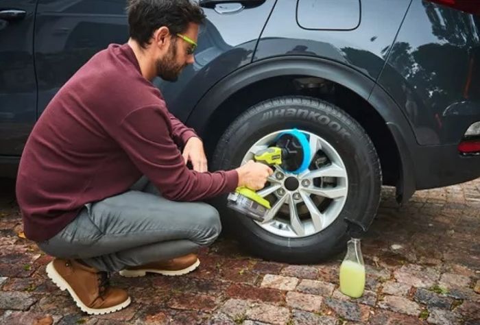 Щетка аккумуляторная Ryobi ONE+ R18CPS-0 18В диск 15см 210об·мин IPX7 1.2кг без АКБ и ЗУ