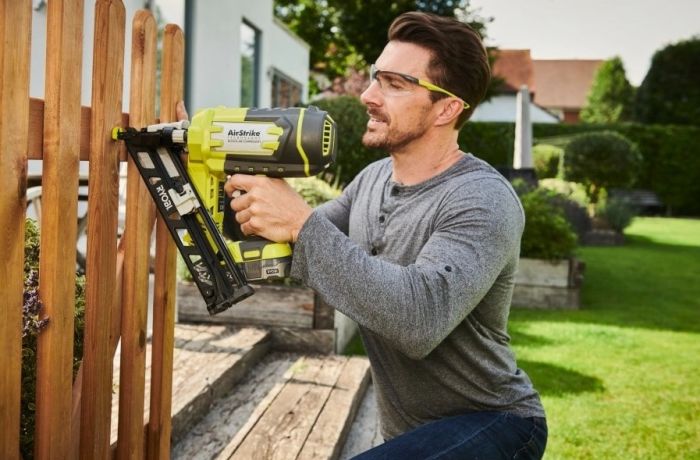 Гвоздезабиватель аккумуляторный Ryobi ONE+ R15GN18-0 18В гвозди 24-64мм 3.1кг без АКБ и ЗУ