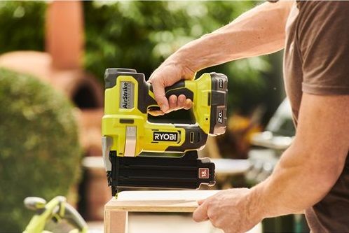 Цвяхозабивач акумуляторний Ryobi ONE+ R18GN18-0 18В цвяхи 15-50мм 2.4кг без АКБ та ЗП