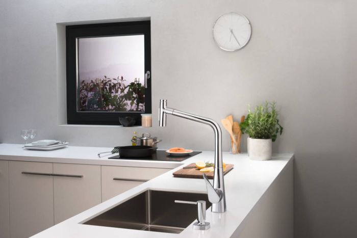 Дозатор для моющих средств Hansgrohe A71, 500мл, стальной