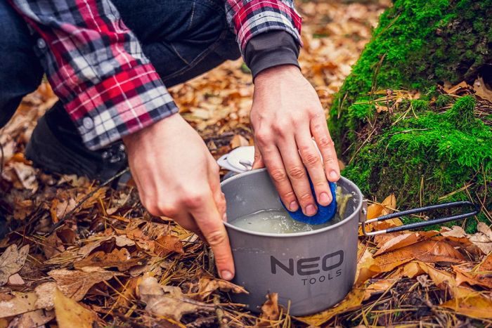 Набор туристической посуды Neo Tools, 7в1, кастрюля, сковорода, 2 тарелки, половник, лопатка, губка, сертификат LFGB, 0.42кг