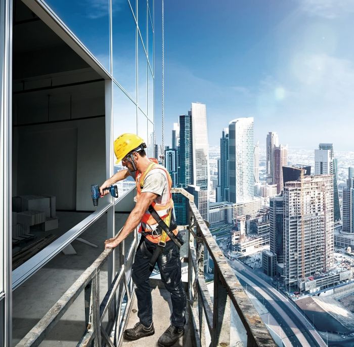 Набор из трех аккумуляторных инструментов Bosch, 18В, перфоратор GBH 180-LI, дрель-шуруповерт GSR 18V-50, акб 2х 5А•ч, сумка