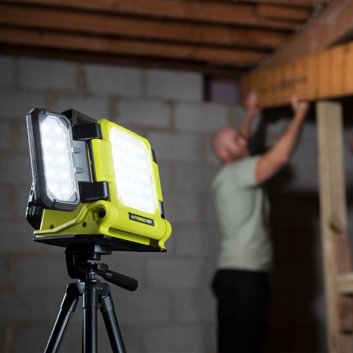 Прожектор гібридний панельний Ryobi ONE+ RLPH18-0 18В/220В Hybrid 3 LED панелі 3000лм 3 режими яскравості без АКБ та ЗП