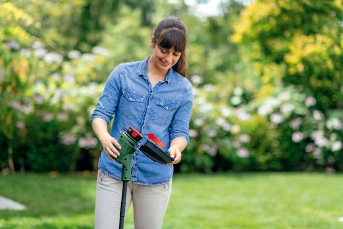 Тример садовий Bosch EasyGrassCut 23 280Вт 23см 1.9кг