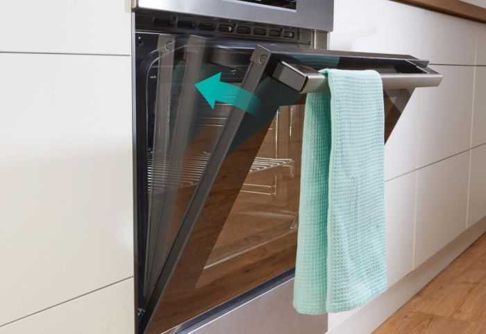 Плита Gorenje электрическая стеклокерамическая, 71л, 60x60см, дисплей, программатор, нерж