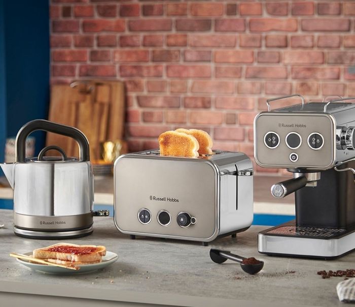 Кофеварка Russell Hobbs рожковая Distinctions Titanium 1.1л, молотый + чалды, серебристый