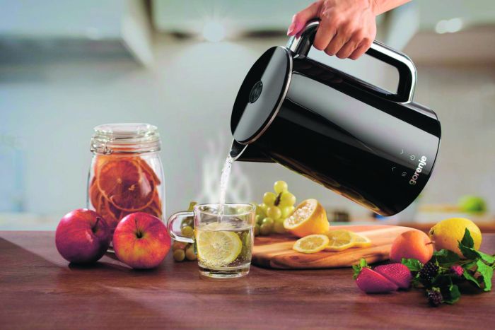 Электрочайник Gorenje 1.7л, двойные стенки, LED дисплей, Strix контроль, черный