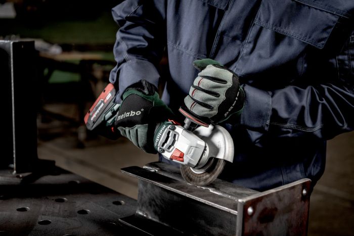 Шлифмашина угловая аккумуляторная Metabo WVB 18 LT BL 11-125 Quick, 125мм, 18В 2х5.5Ач, 2800-10000об/мин, М14, 1.8кг