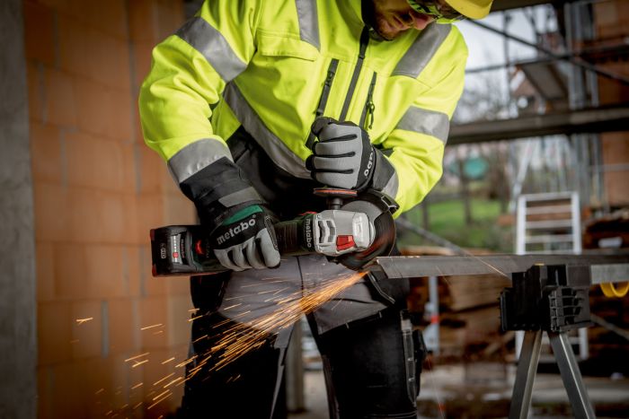 Шлифмашина угловая аккумуляторная Metabo WVB 18 LT BL 11-125 Quick, 125мм, 18В 2х5.5Ач, 2800-10000об/мин, М14, 1.8кг