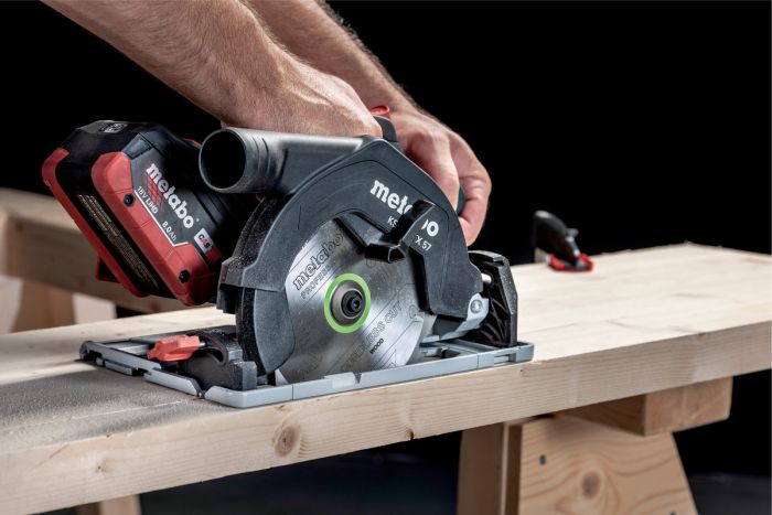 Пила дисковая аккумуляторная Metabo KS 18 LTX 57, 18В, 165мм, глубина 0-57мм, рез 40м/сек, 340, 2.8кг, без АКБ и ЗУ