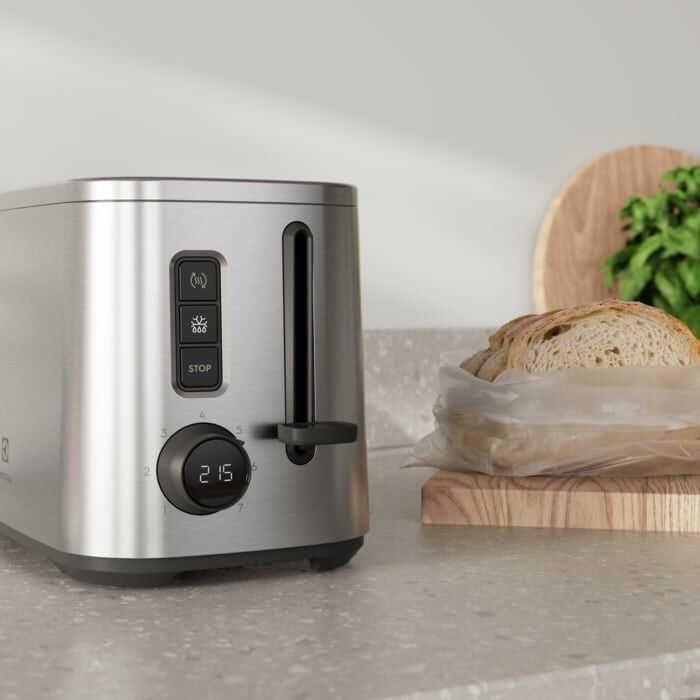 Тостер Electrolux 800Вт, дисплей, метал