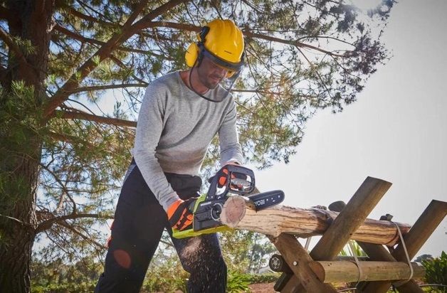 Пила ланцюгова акумуляторна Ryobi ONE+ RCS1830-140B 18В акб 1х4А·год ЗП 30см 3.2кг