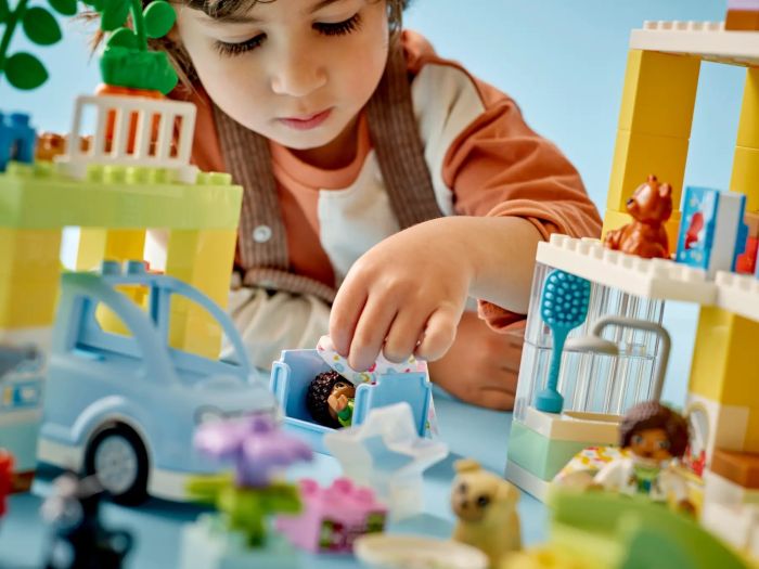Конструктор LEGO DUPLO Town Сімейний будинок 3в1