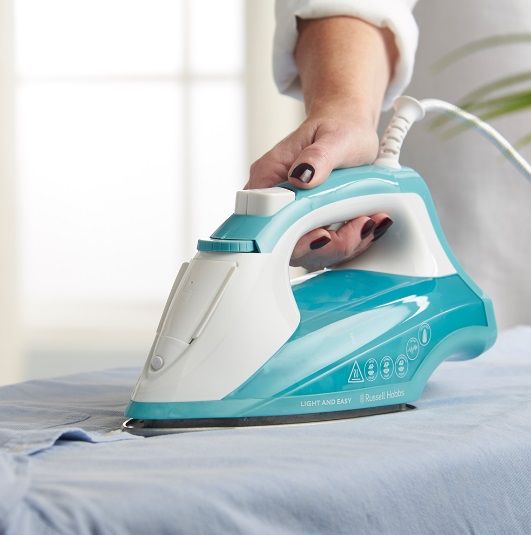 Праска Russell Hobbs Light & Easy, 2400Вт, 240мл, паровий удар -30гр, постійна пара - 110гр, Anti-calc, нерж. сталь, бірюзовий