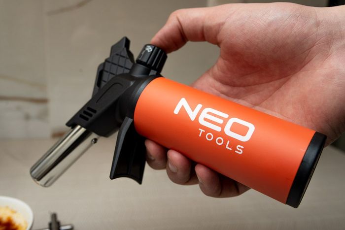 Паяльник газовий Neo Tools 1200°C паливо 12.6гр п’єзозапалювання