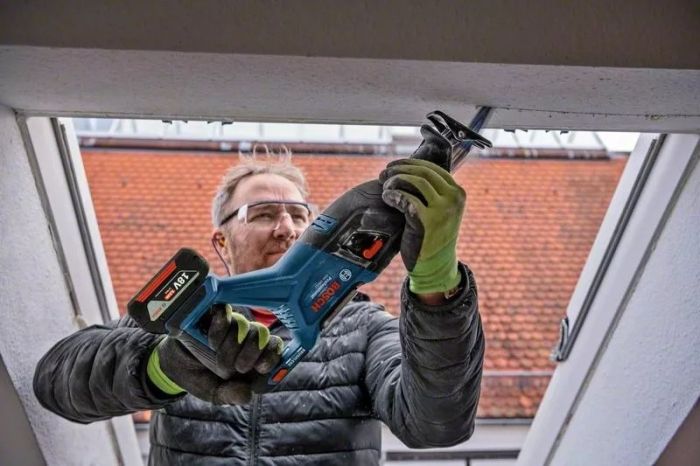 Пила шабельна акумуляторна Bosch Professional GSA 185-LI 18В пропил 230мм хід 28мм 3.2кг без АКБ та ЗП