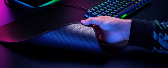 Ігрова поверхня Razer Strider L (450x320x3мм), чорний