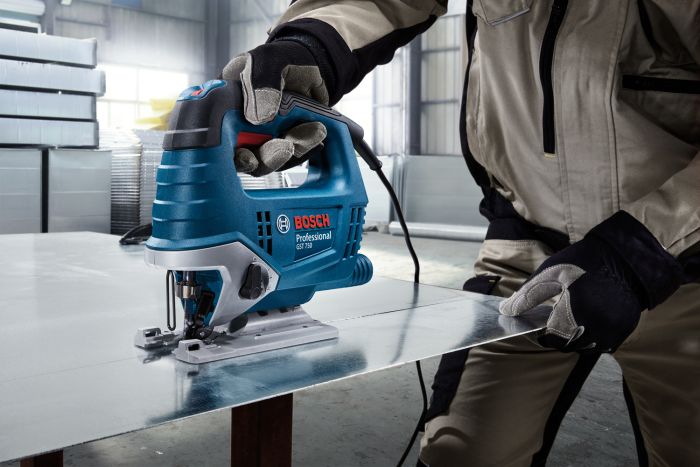 Лобзик Bosch Professional GST 750, 520Вт, SDS, 800-3200 об/м, ход 20 мм, 23кг, в кейсе