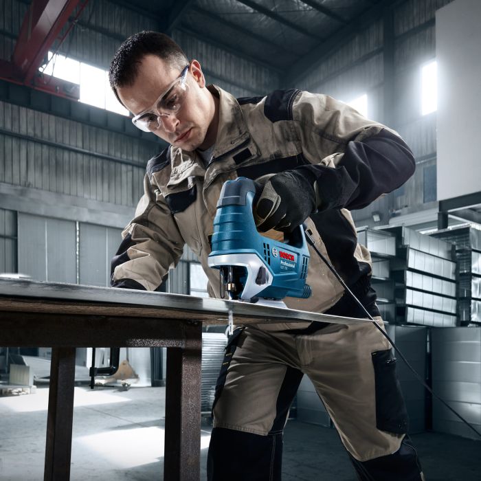 Лобзик Bosch Professional GST 750, 520Вт, SDS, 800-3200 об/м, ход 20 мм, 23кг, в кейсе