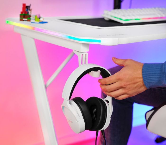 Стол Trust GXT 709W LUMINUS, (120х74см), RGB, белый