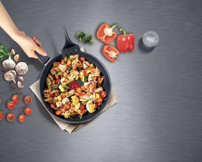 Сковорода Tefal XL Intense,20см, алюміній, бакеліт, чорний